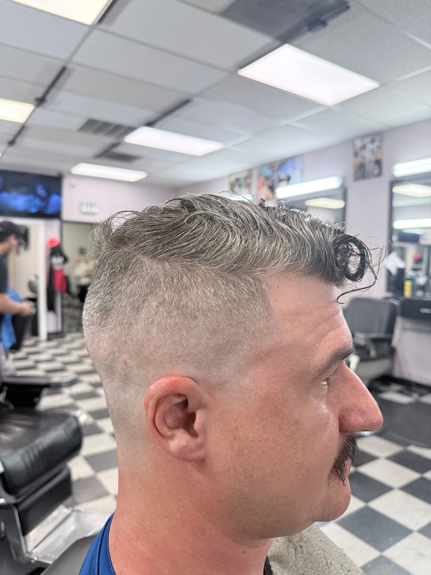 Styled top with a smooth skin fade